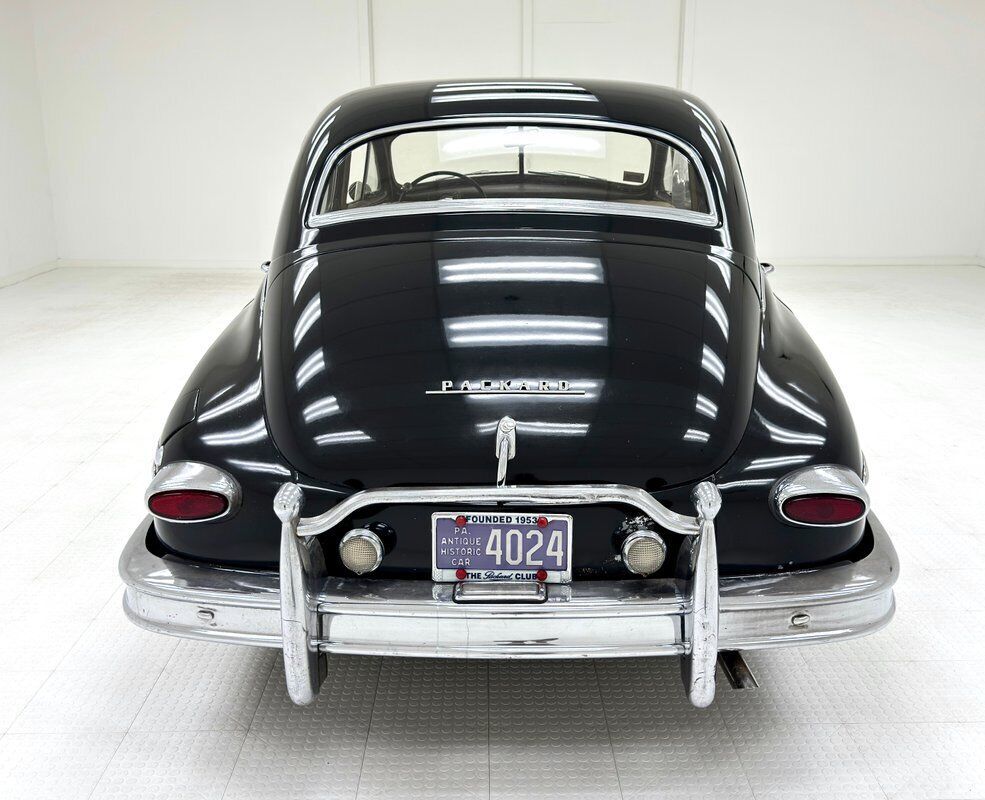 1949 Packard Deluxe 8 Touring Sedan - photo 4