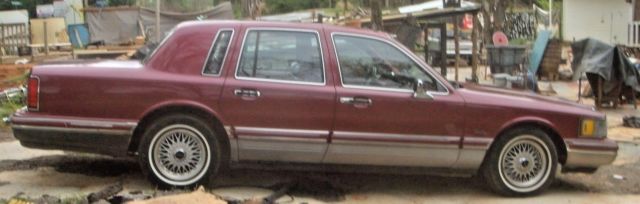 1991 Lincoln Town Car Executive Series - photo 4