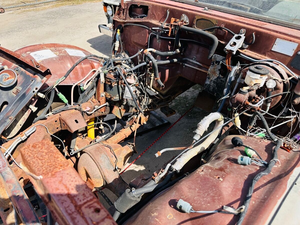 1985 Toyota Land Cruiser X 2 FJ60 Both Parts or Restore 1 that Runs - photo 3