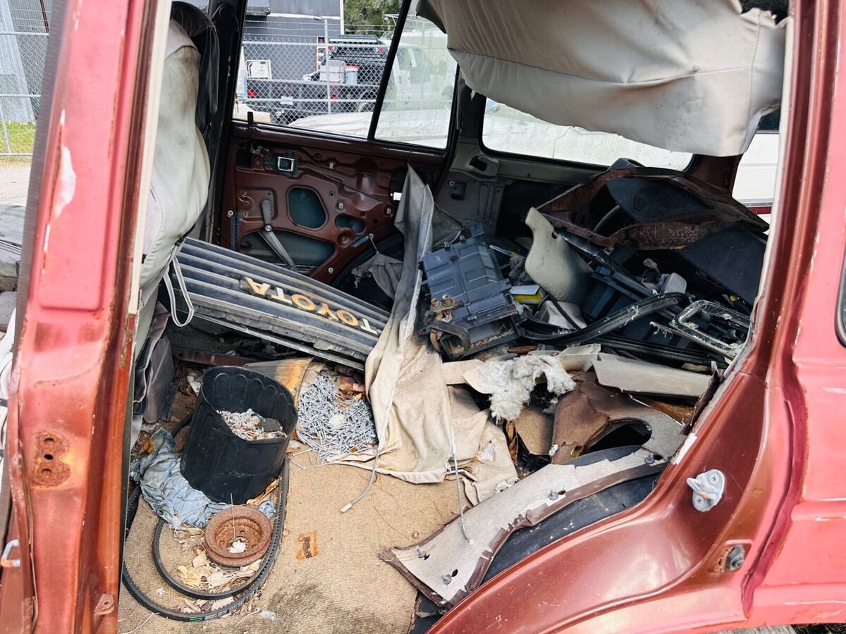 1985 Toyota Land Cruiser X 2 FJ60 Both Parts or Restore 1 that Runs - photo 6