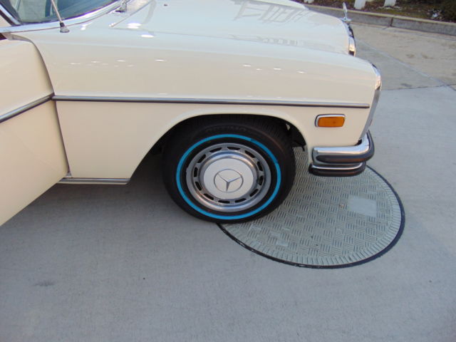1971 Mercedes-Benz 200-Series - photo 11