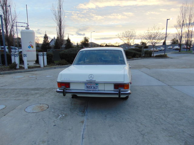 1971 Mercedes-Benz 200-Series - photo 4