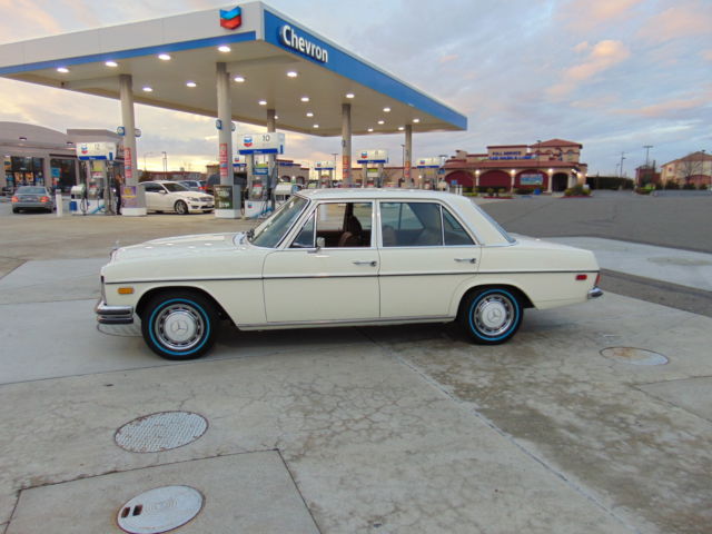 1971 Mercedes-Benz 200-Series - photo 5