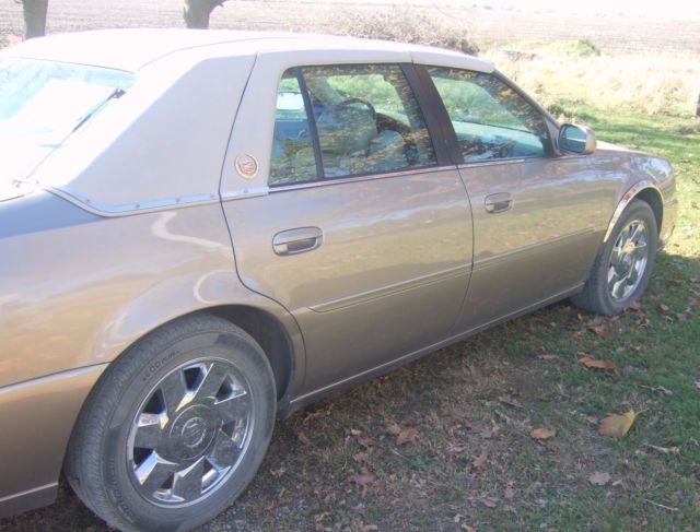 0002 Cadillac DeVille DTS - photo 4