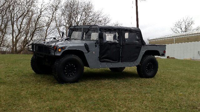 2002 H1 hummer (hmmwv) street legal title 1980 Hummer H1