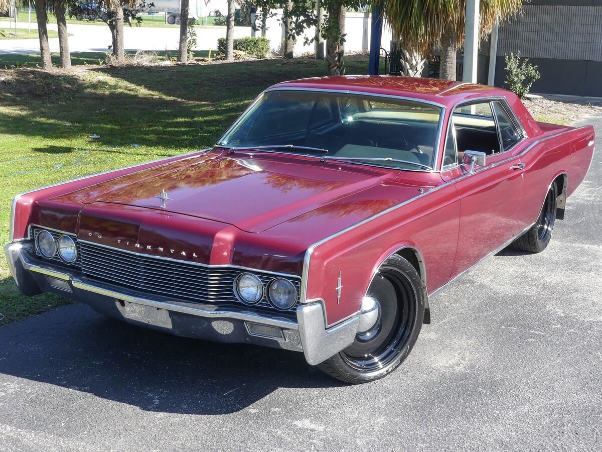 1966 Lincoln Continental 2-Door Hardtop - photo 11