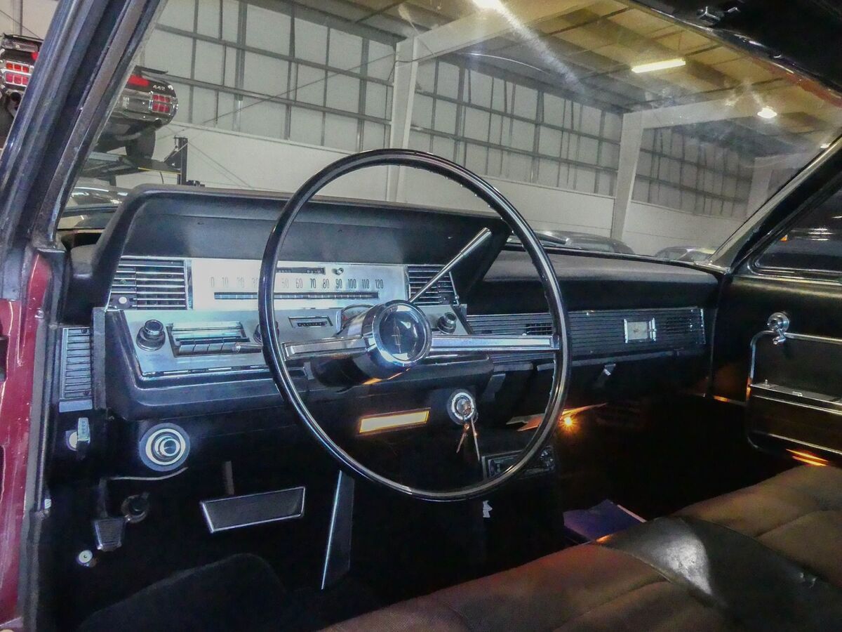 1966 Lincoln Continental 2-Door Hardtop - photo 3