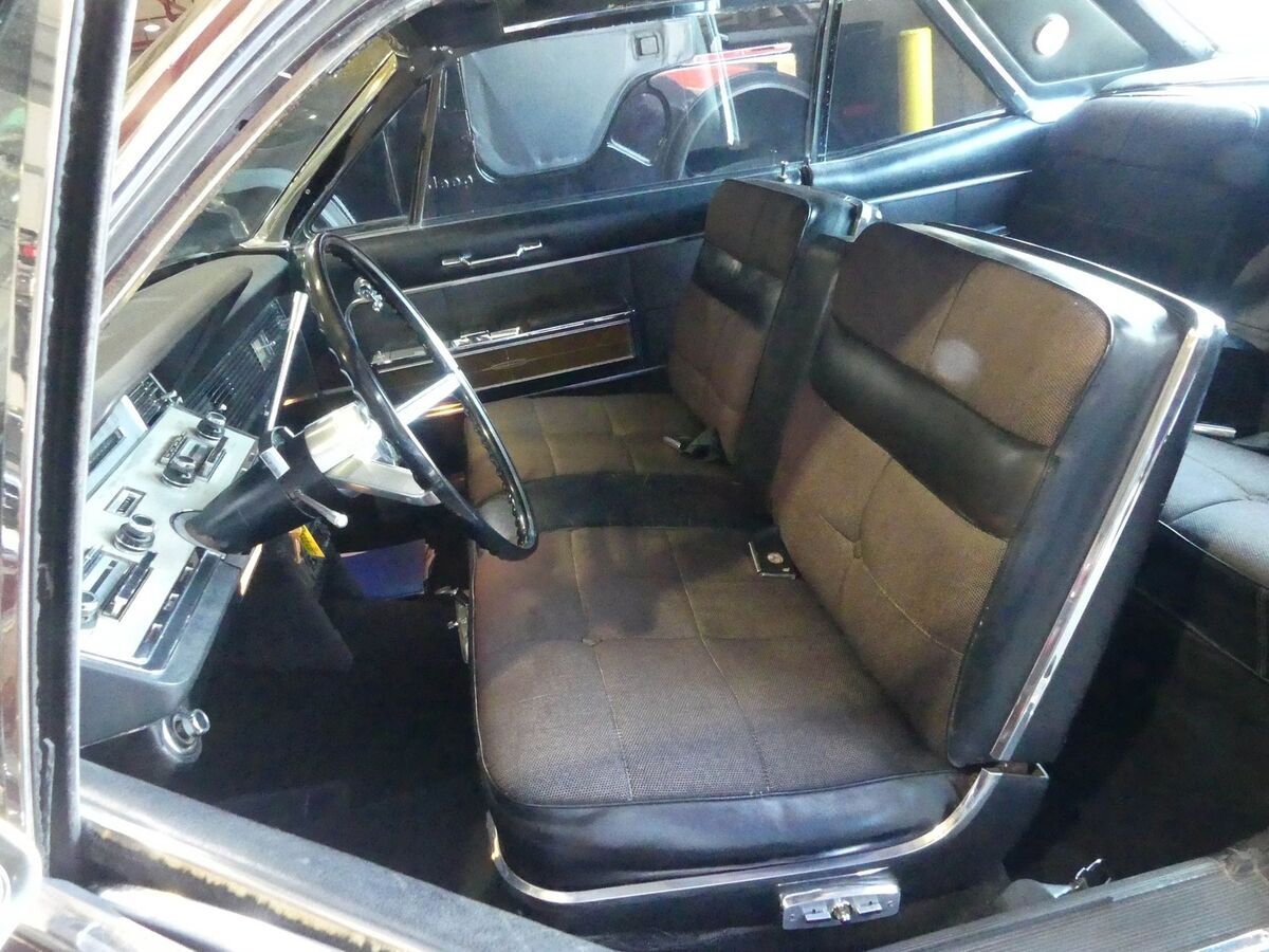 1966 Lincoln Continental 2-Door Hardtop - photo 4