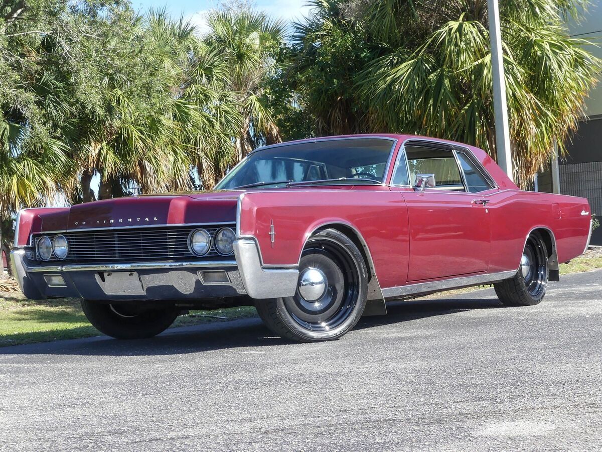 1966 Lincoln Continental 2-Door Hardtop - photo 9
