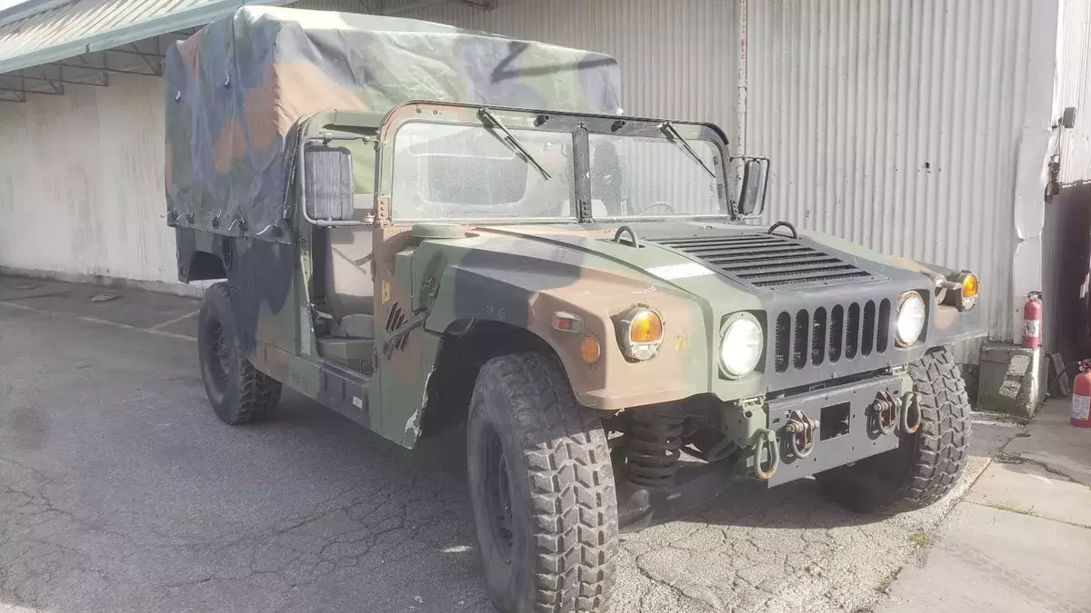2004 Hummer H1, Humvee - Am General HMMWV. 6.5 L. , 4 speed automatic with P. 1980 Hummer H1
