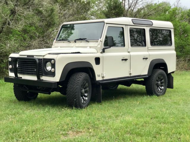 200Tdi 1993 Land Rover Defender 110 w/ Restoration Completed Super Clean Beauty 1993 Land Rover Defender 110
