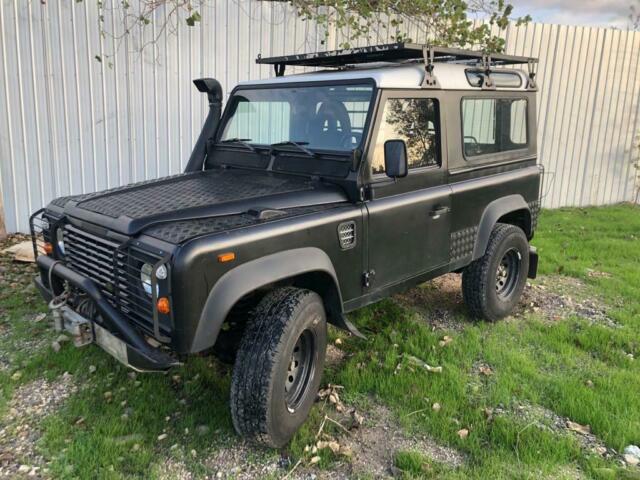 200Tdi Land Rover Defender with offroad upgrades. Original numbers matching 1991 Land Rover Defender 200Tdi