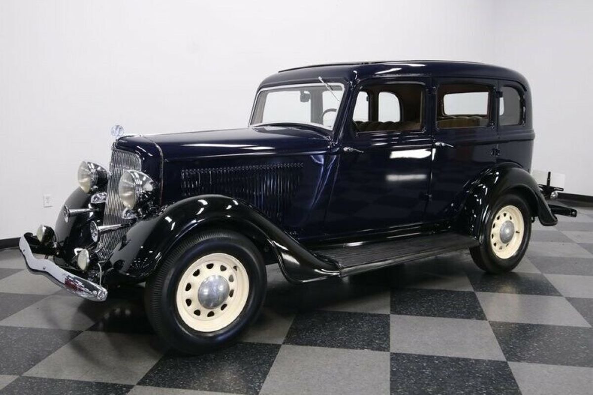 1934 Plymouth 4 Door Sedan - photo 7