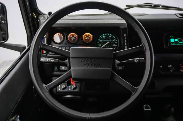 1910 Land Rover Defender Defender 110 - photo 10