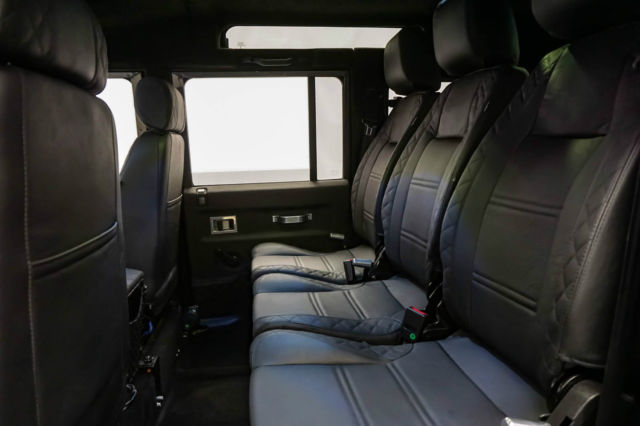 1910 Land Rover Defender Defender 110 - photo 13