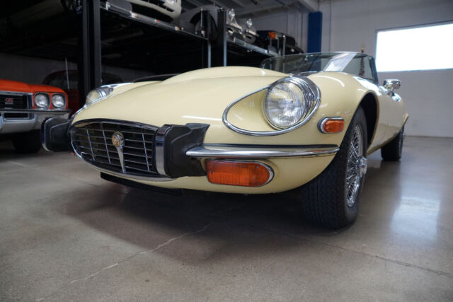 1973 Jaguar V12 E-Type Series III Roadster -- - photo 4