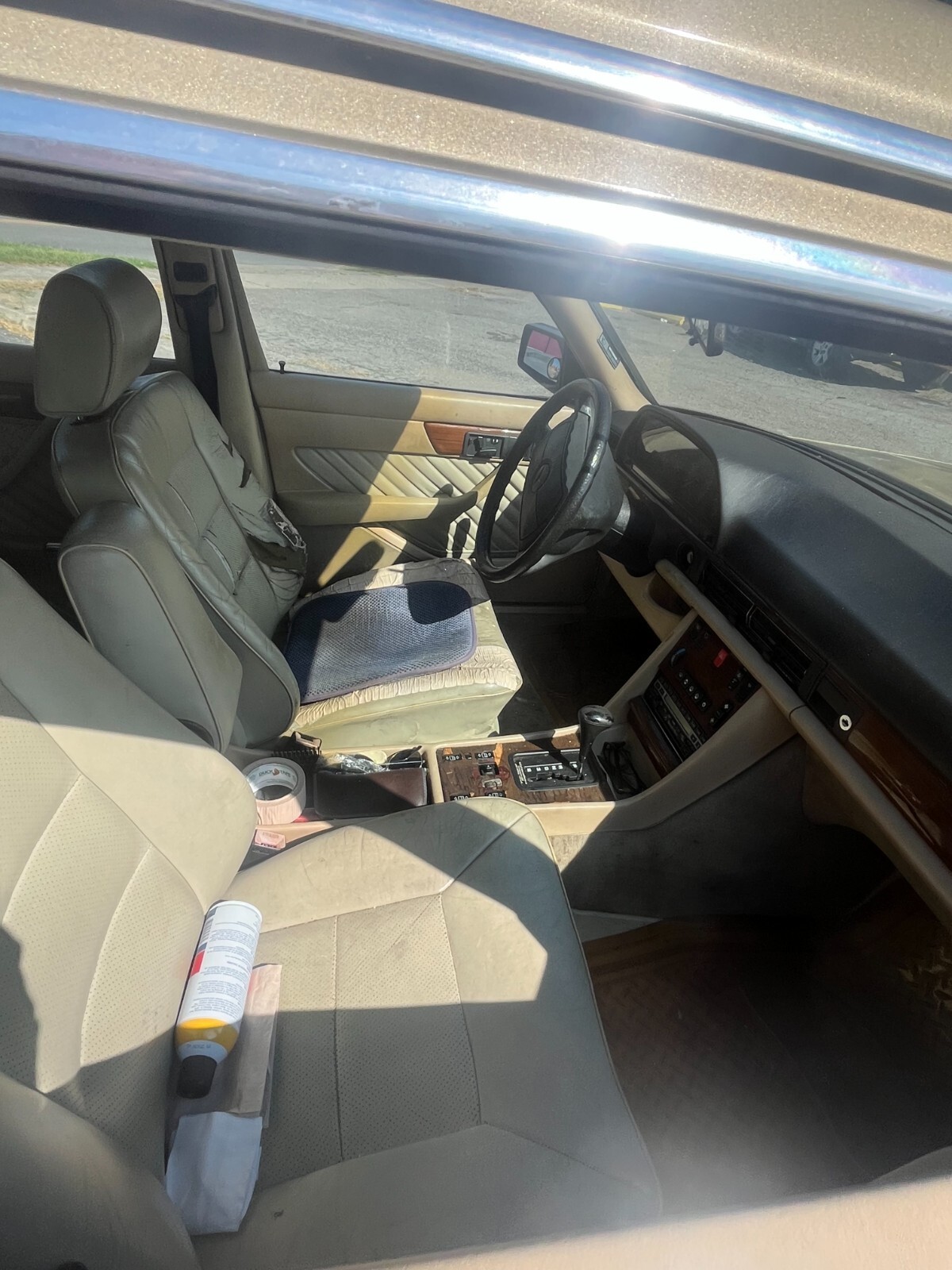 1990 Mercedes-Benz 350 SDL Turbo sedan - photo 7
