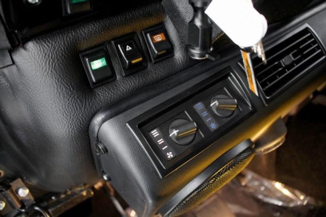 1914 Land Rover Defender 110 - photo 13