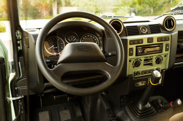 1980 Land Rover Defender Station Wagon - photo 11