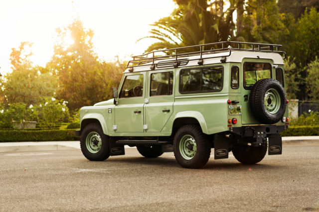 1980 Land Rover Defender Station Wagon - photo 2