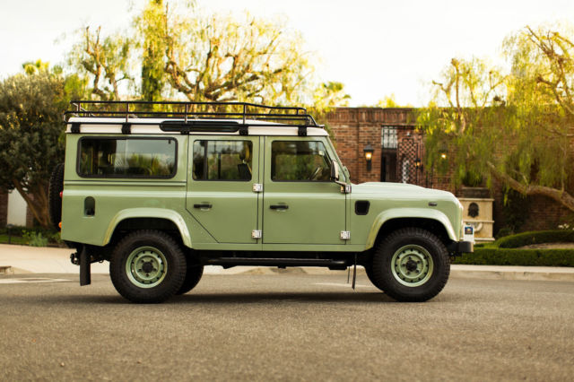 1980 Land Rover Defender Station Wagon - photo 5