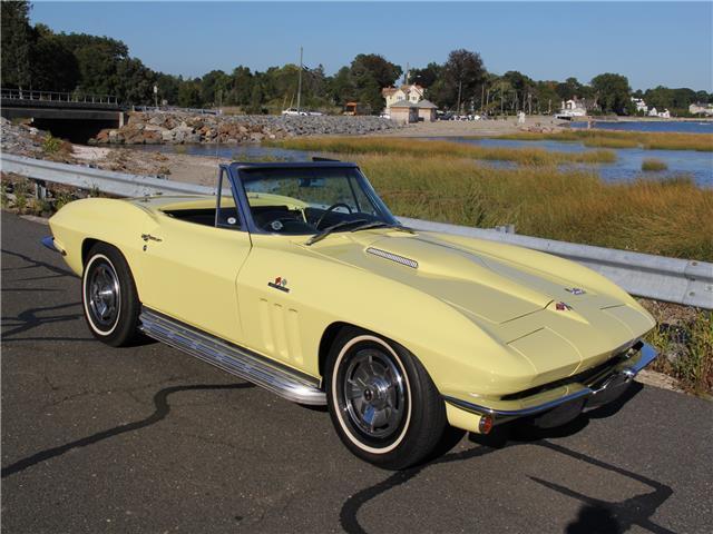 2017 CHEVROLET CORVETTE YELLOW 36,426 Miles YELLOW BIG BLOCK 4 SPEED MANUAL 1966 Chevrolet Corvette YELLOW