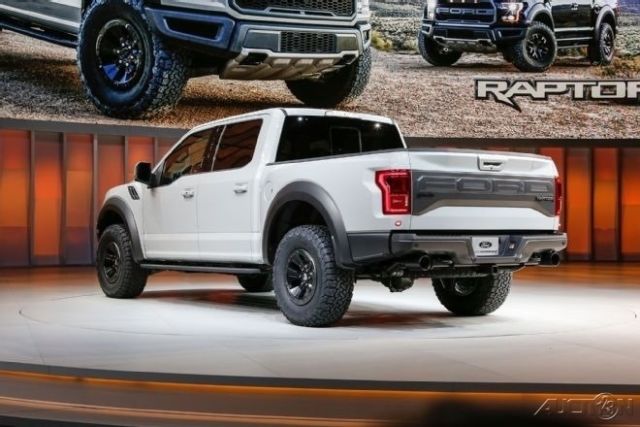 1980 Ford F-150 2017 Ford F-150 Raptor Crew Cab Oxford White 17 - photo 2