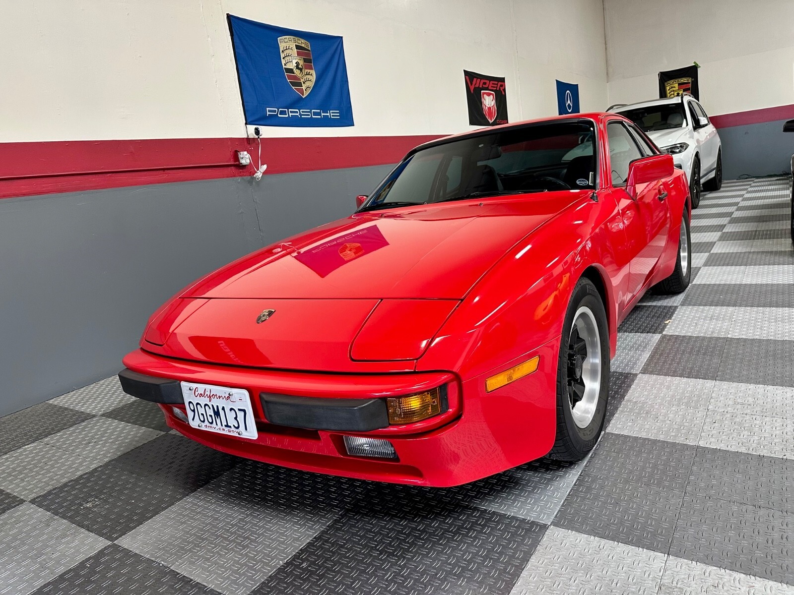 1984 Porsche 944 5-Speed Manual only 26k original miles MINT condition! - photo 3