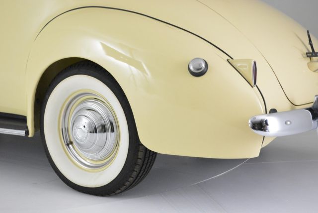 1939 Packard Convertible Coupe - photo 9