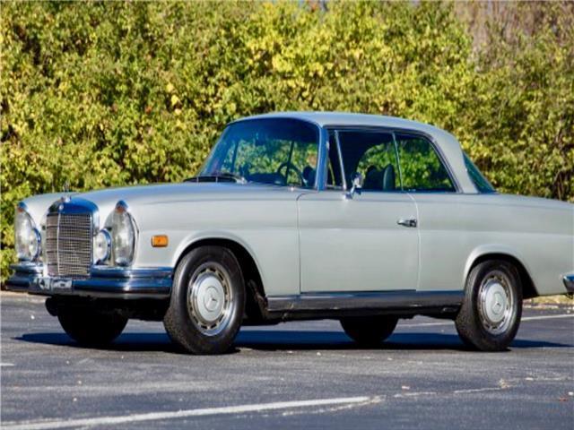 1970 Mercedes-Benz 200-Series -- - photo 2