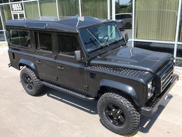 2018/2000 Land Rover Defender 110 TD5 spectacular restoration. New everything!! 1900 Land Rover Defender 100 TD5 year 2000/2018