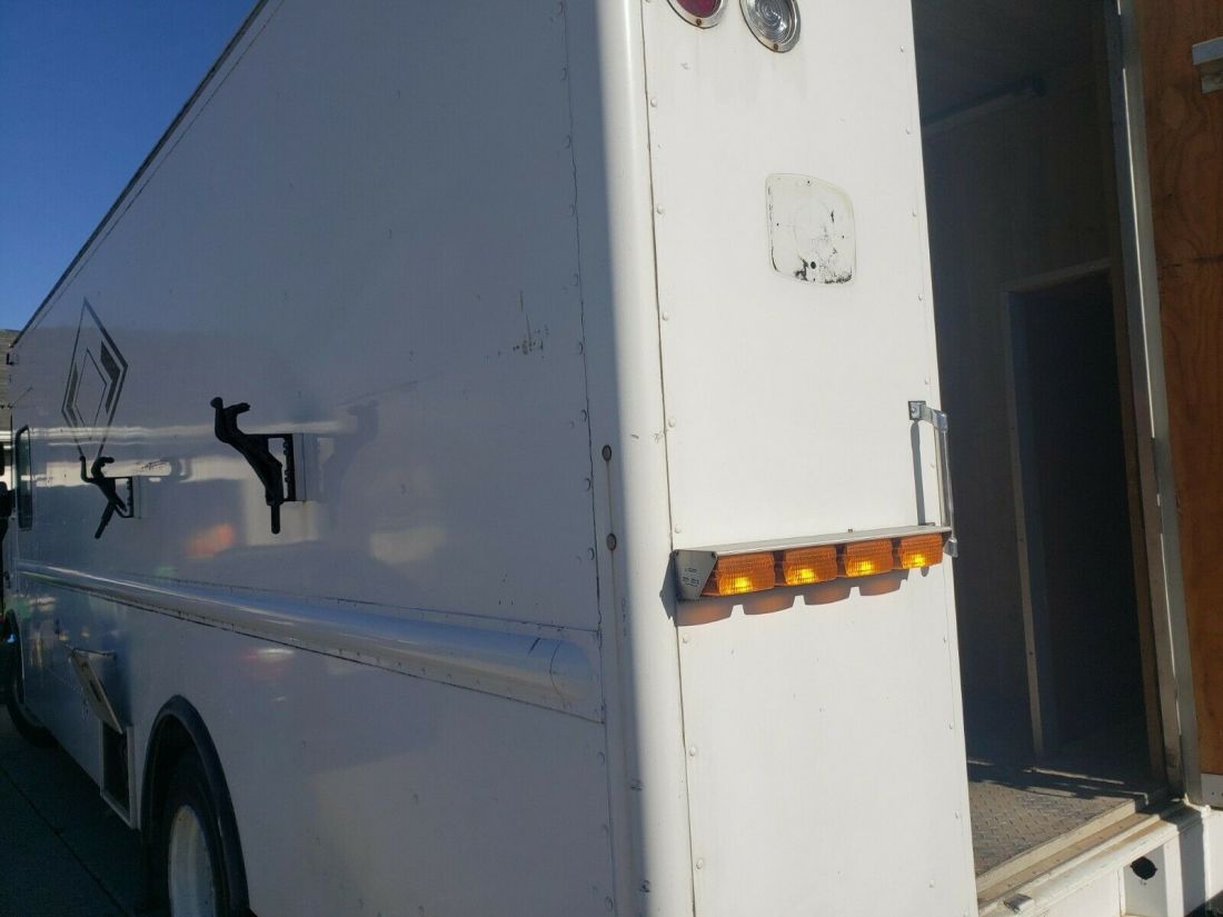 1988 Chevrolet Express P6T042 - photo 2