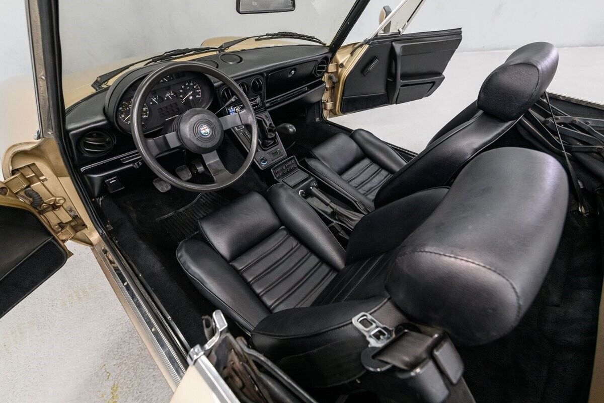 1986 Alfa Romeo Spider - photo 12