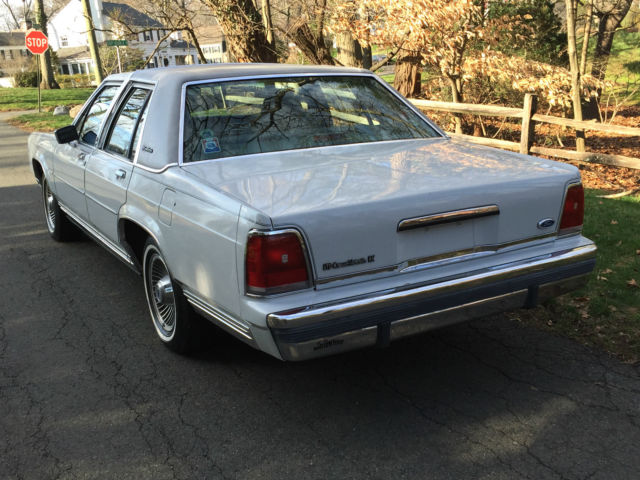 1988 Ford Crown Victoria - photo 10