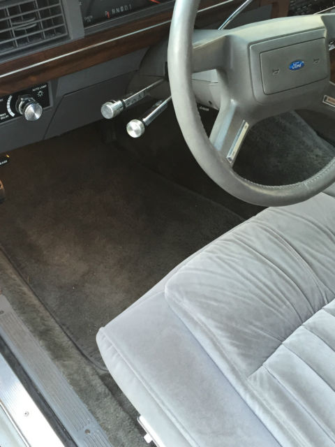 1988 Ford Crown Victoria - photo 12