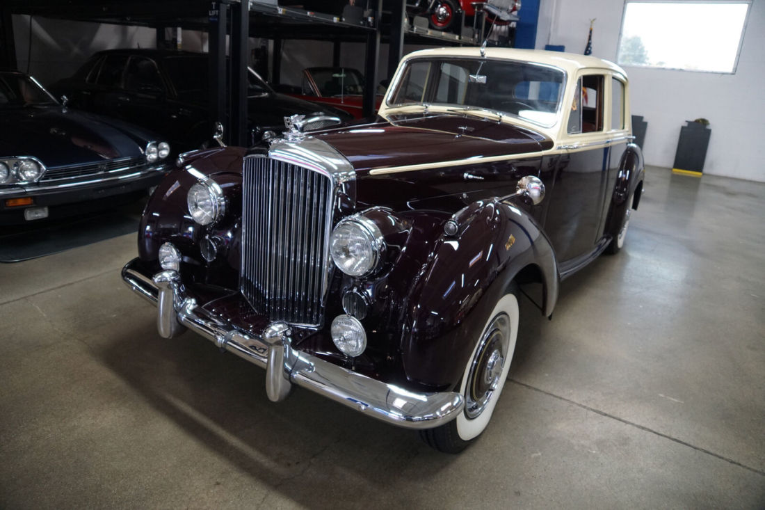 22566 Miles 4566 cc 6 cyl Automatic 1953 Bentley R-Type 4 1/2 Litre Big Bore LHD Saloon
