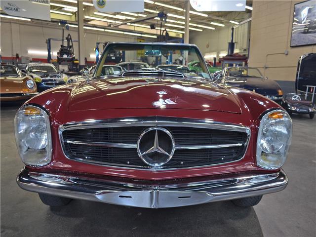 1965 Mercedes-Benz 200-Series -- - photo 8