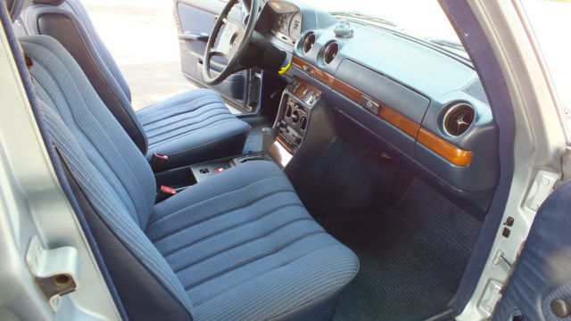 1984 Mercedes-Benz 200-Series EURO 230E LOW ORIGINAL MILES GARAGED PRISTINE - photo 11
