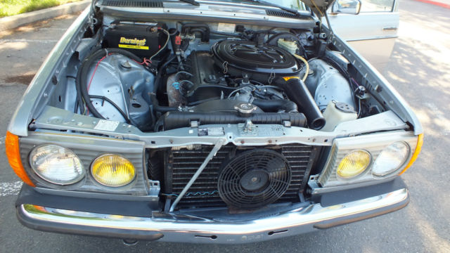 1984 Mercedes-Benz 200-Series EURO 230E LOW ORIGINAL MILES GARAGED PRISTINE - photo 6
