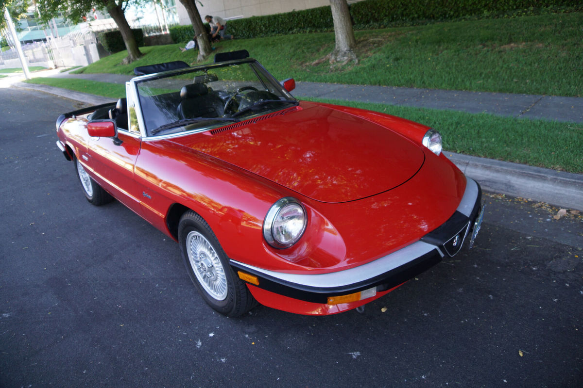 1988 Alfa Romeo Spider Graduate Convertible with 23K original mile Graduate - photo 4
