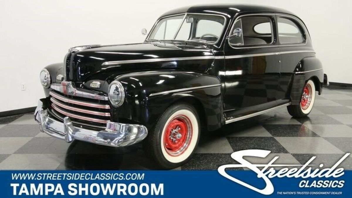 239 FLATHEAD V8 THREE ON THE TREE BEAUTIFUL BLACK PAINT FRESH 2 TONE INTERIOR 1946 Ford Tudor