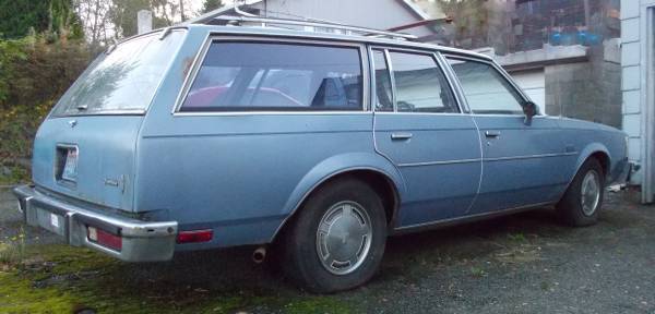 24 PHOTOS ---> 1983 Oldsmobile "Cutlass Cruiser” Station Wagon blue, project car 1983 Oldsmobile G80