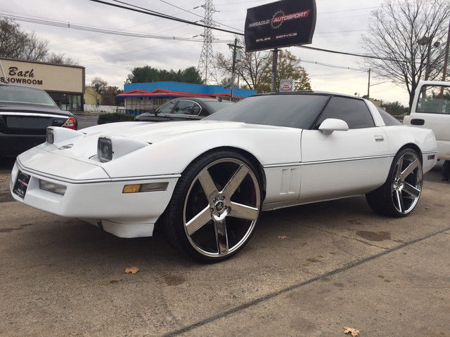 1984 Chevrolet Corvette Base Hatchback 2-Door - photo 2