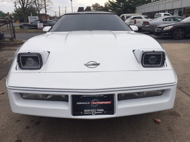1984 Chevrolet Corvette Base Hatchback 2-Door - photo 3