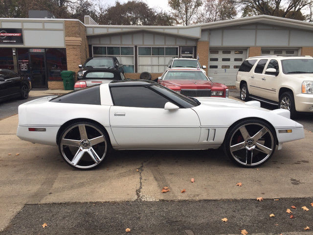 1984 Chevrolet Corvette Base Hatchback 2-Door - photo 5