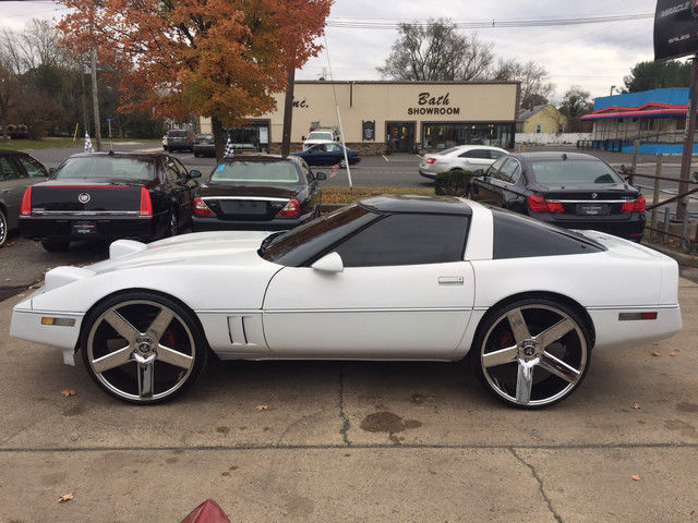 1984 Chevrolet Corvette Base Hatchback 2-Door - photo 9