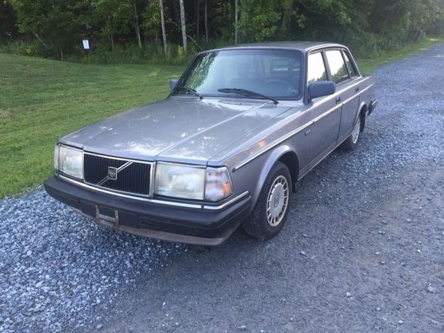 240 Volvo sedan Maryland Inspected 176 k miles 1990 Volvo 240 4dr Sedan DL