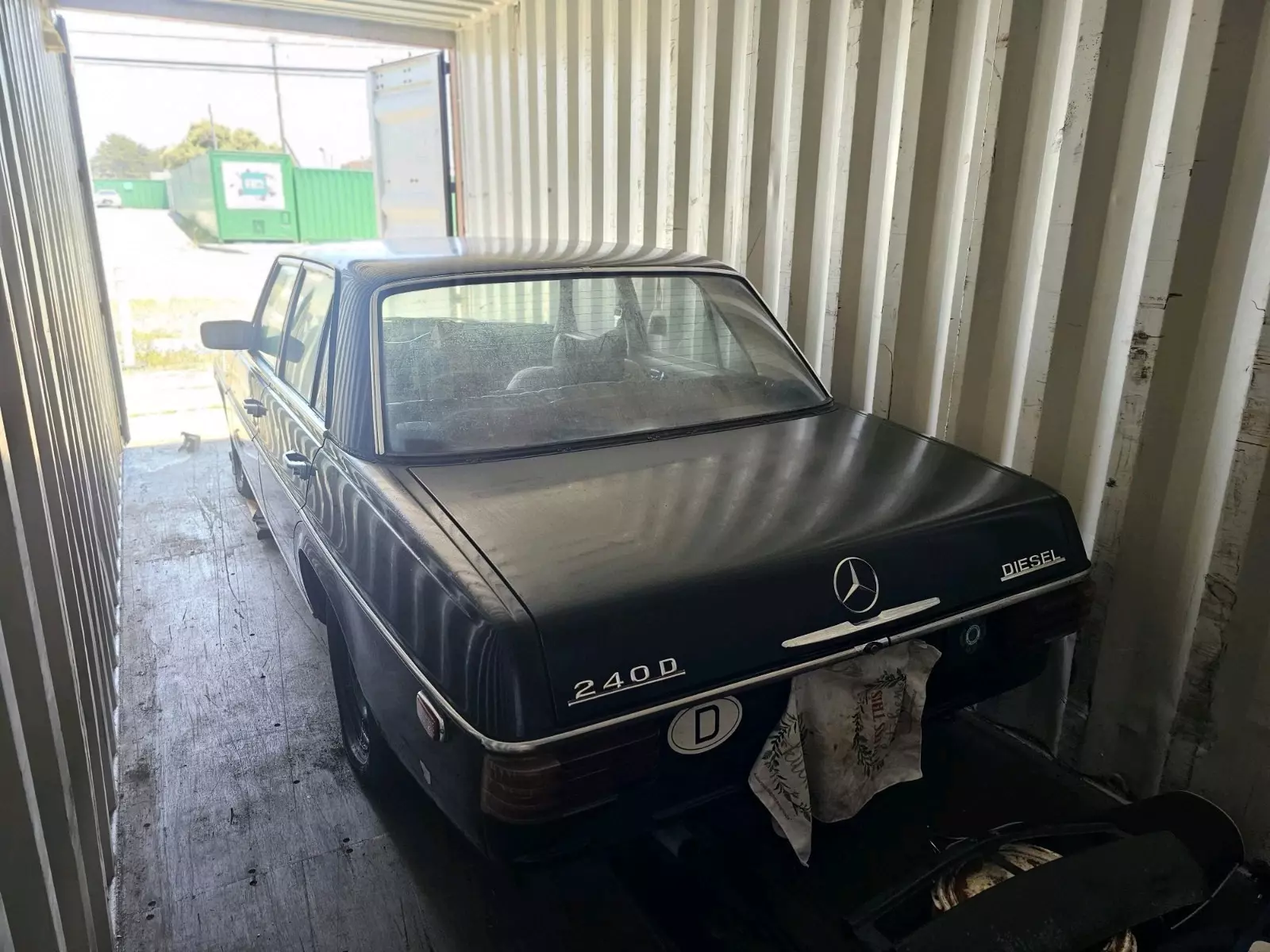 1974 Mercedes-Benz 200-Series - photo 3