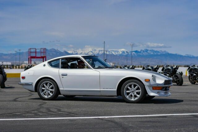 240z datsun 1972 Datsun Z-Series