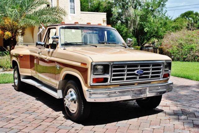 1985 Ford F-350 XLT 24k Original Miles Diesel 4-Speed Immaculate - photo 3